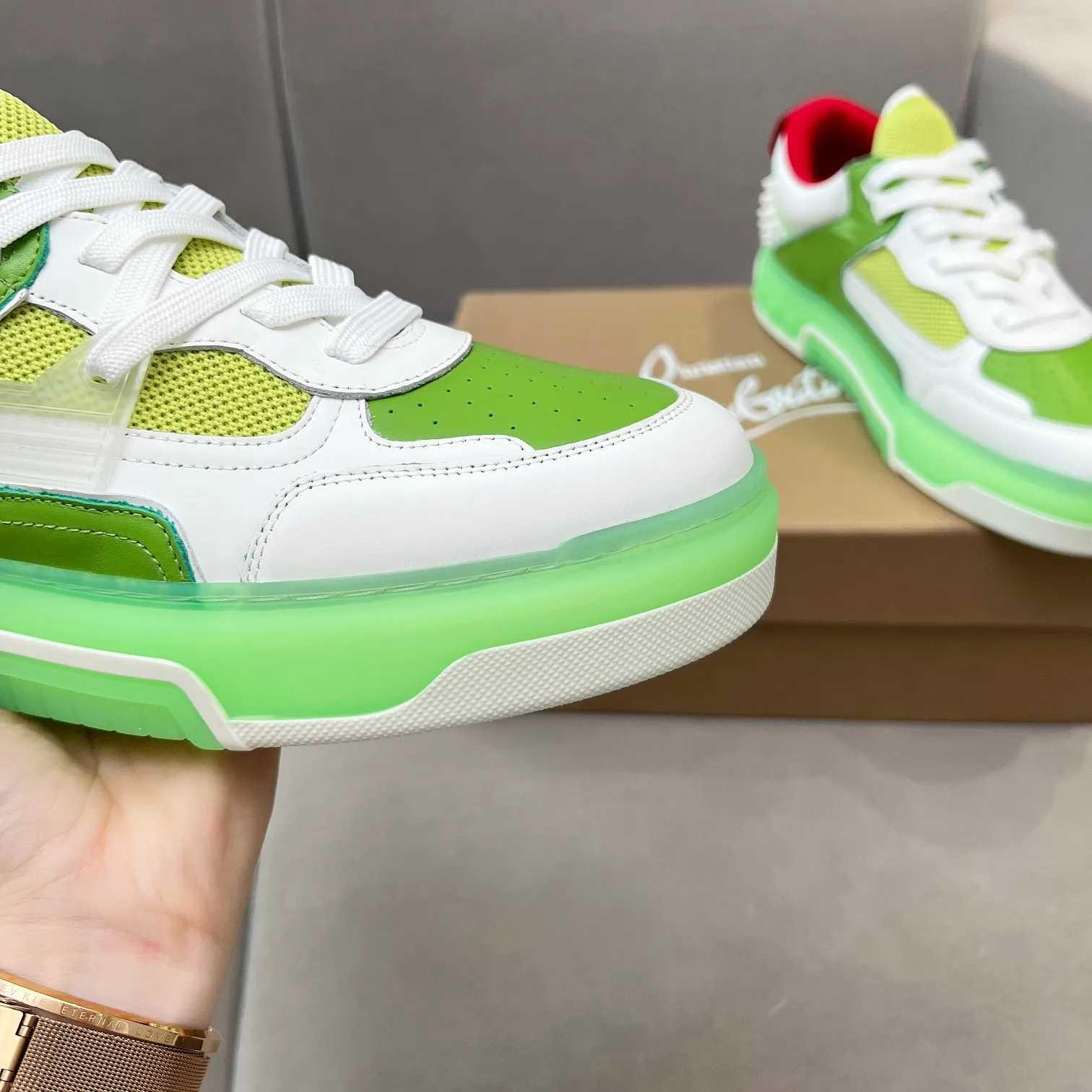 Men's shoes 💰700 🌹🌹🌹̋ Wang Junkai Yang Mi Xu Kai Zhang Jingyi Ding Chengxin Chen Muchi Wang Ziyi Same style Christian Louboutin 2024 [New product] ASTROLOUBI unisex thick-soled sports shoes red-soled shoes perfectly integrate fashion and sports, The fabrics are made of luxurious calfskin, soft suede, smooth satin and laminated leather, and the back is decorated with classic rivets. The interior is blended with a knitted tongue for added durability, breathability and quick-drying comfort. The outsole is made of a combination of EVA foam and imported rubber, and the colorful CL iconic letters on the side of the outsole show the brand's unique style. It is a ceiling-level comfortable skate shoe! ! ! Multiple colors available, currently men’s sizes 39--45